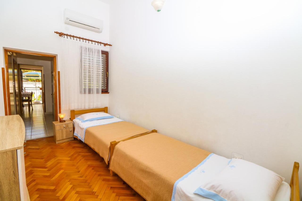 Apartment Marulic In Old Town Baška Exterior foto